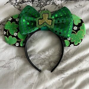 Disney | NWOT Shamrock Ears